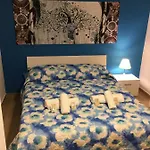 Saniela Oda ve Kahvaltı 3*