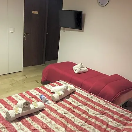 Saniela Oda ve Kahvaltı